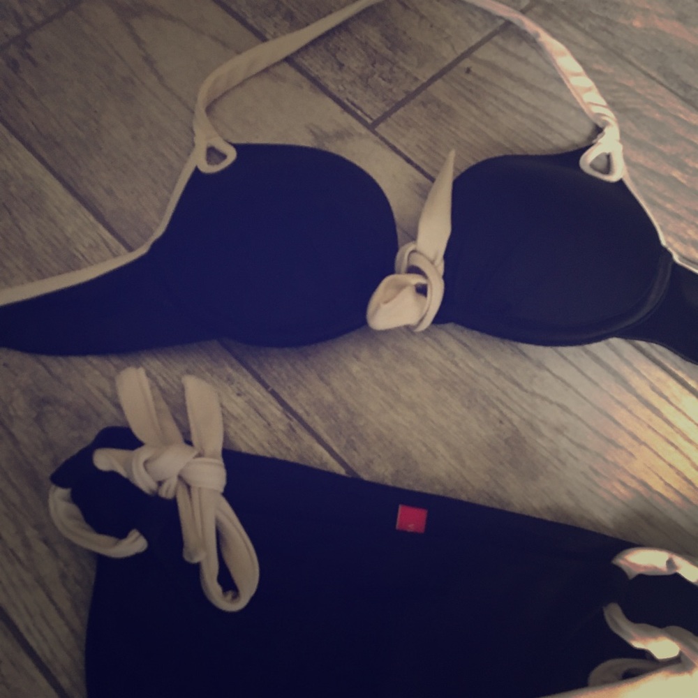 Victoria’s Secret Bathing Suit Top/Bottom Set